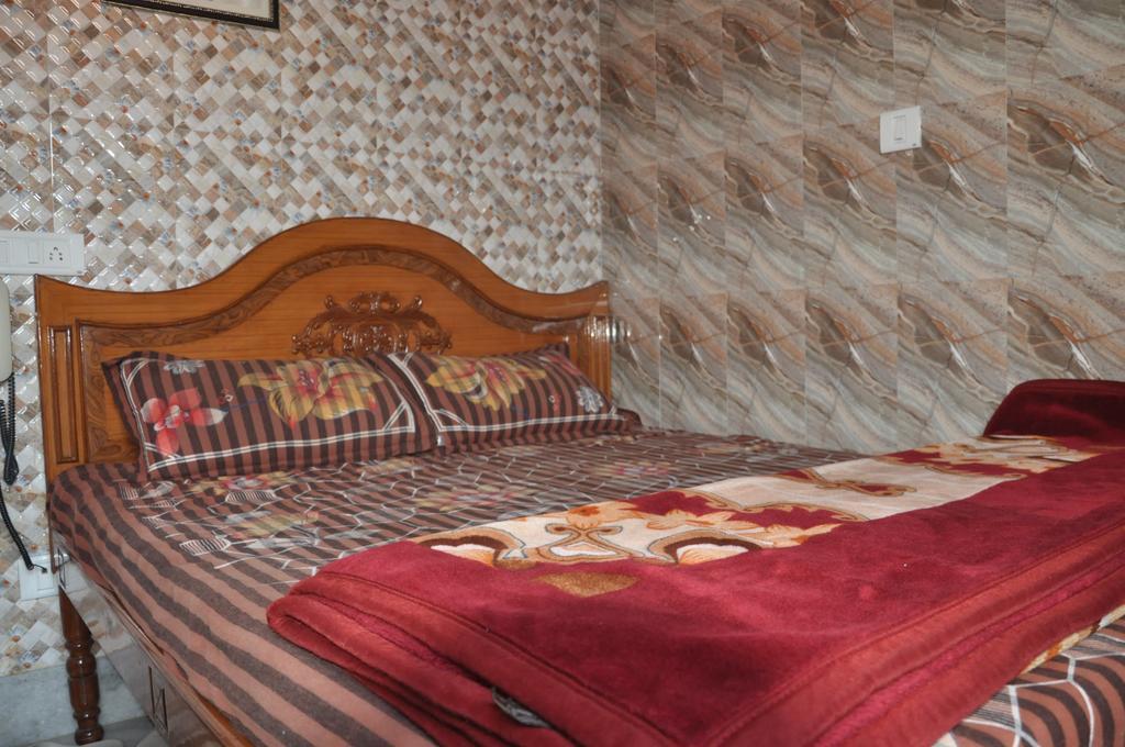 ג'לנדהר Hotel Pari מראה חיצוני תמונה